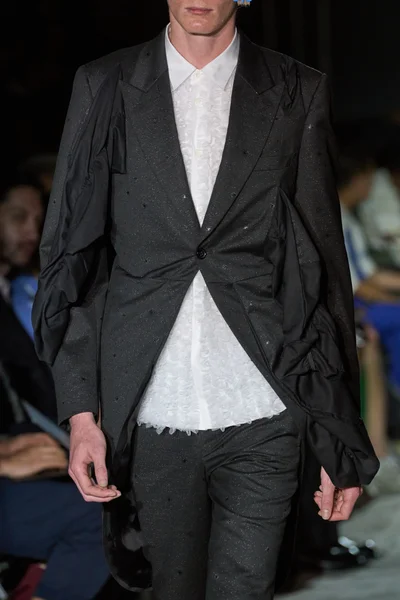 Look 83